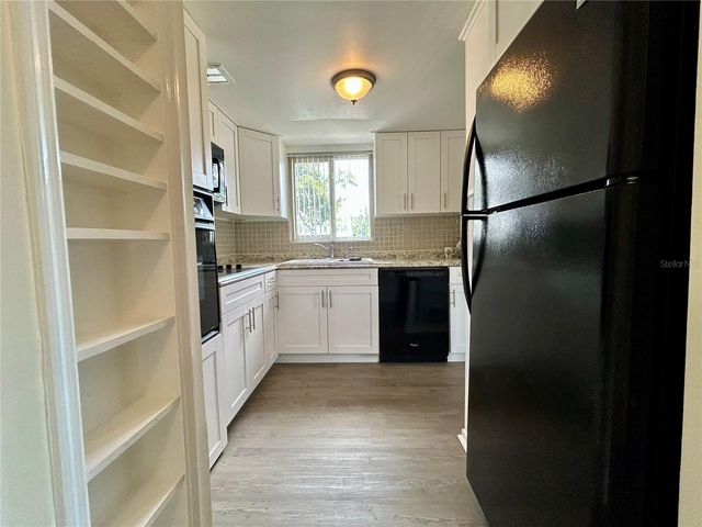 2000 WORLD PARKWAY BOULEVARD 12, Clearwater, FL 33763