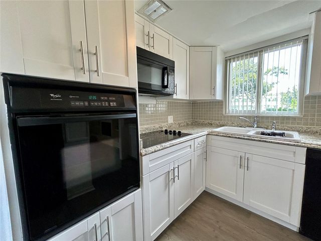 2000 WORLD PARKWAY BOULEVARD 12, Clearwater, FL 33763