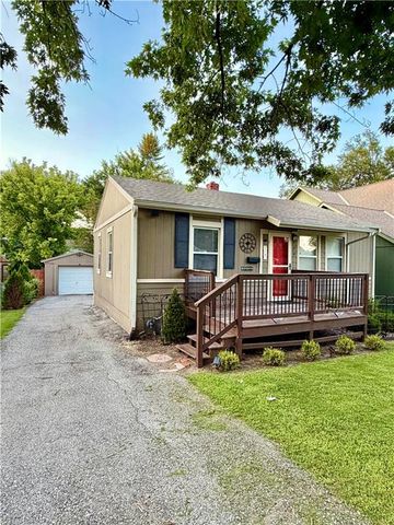 224 W 82nd Street, Kansas City, MO 64114