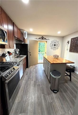 224 W 82nd Street, Kansas City, MO 64114