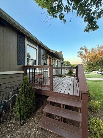 224 W 82nd Street, Kansas City, MO 64114
