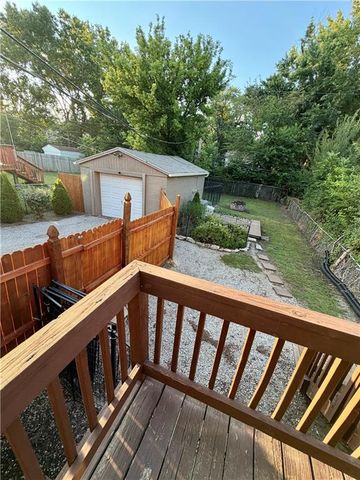224 W 82nd Street, Kansas City, MO 64114