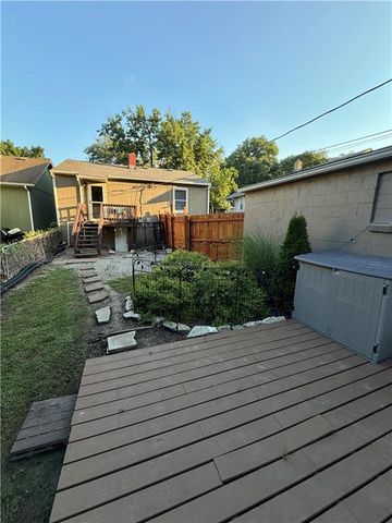 224 W 82nd Street, Kansas City, MO 64114