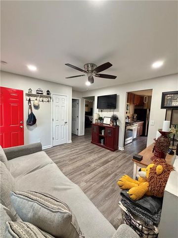 224 W 82nd Street, Kansas City, MO 64114