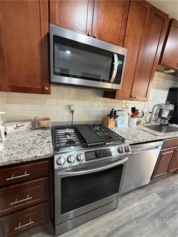 224 W 82nd Street, Kansas City, MO 64114