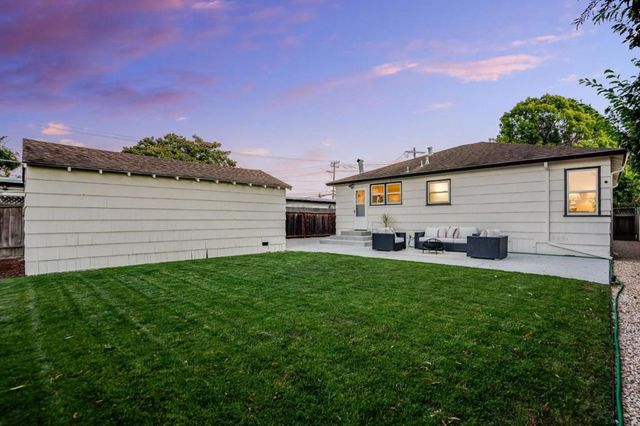 781 Ivy Drive, Menlo Park, CA 94025