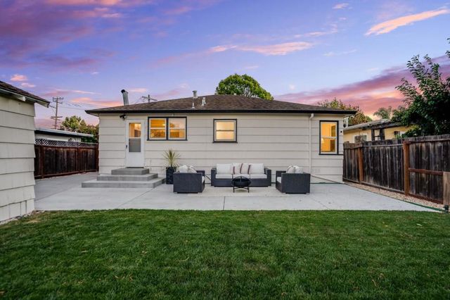 781 Ivy Drive, Menlo Park, CA 94025