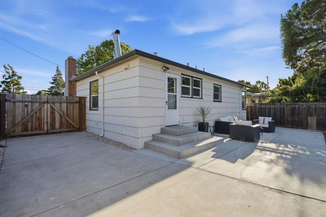 781 Ivy Drive, Menlo Park, CA 94025