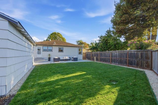 781 Ivy Drive, Menlo Park, CA 94025
