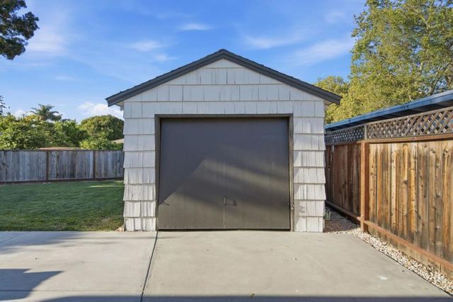 781 Ivy Drive, Menlo Park, CA 94025