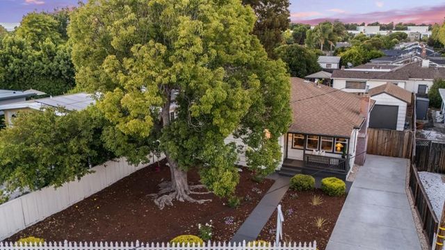 781 Ivy Drive, Menlo Park, CA 94025