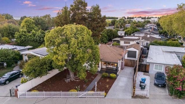 781 Ivy Drive, Menlo Park, CA 94025