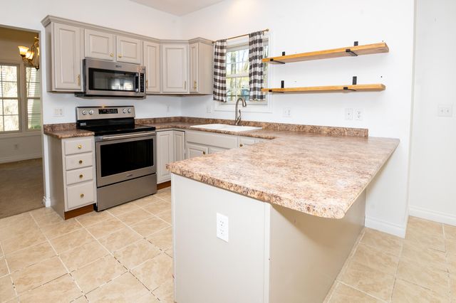 1401 Whispering Trail, Benton Harbor, MI 49022