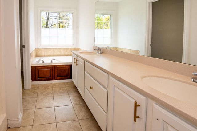 1401 Whispering Trail, Benton Harbor, MI 49022