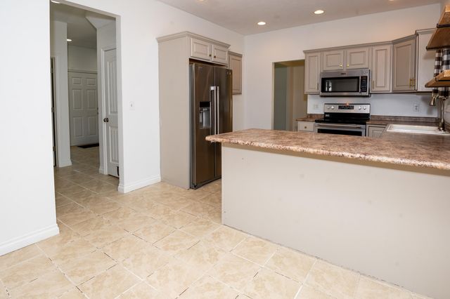 1401 Whispering Trail, Benton Harbor, MI 49022