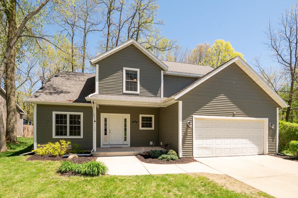 1401 Whispering Trail, Benton Harbor, MI 49022