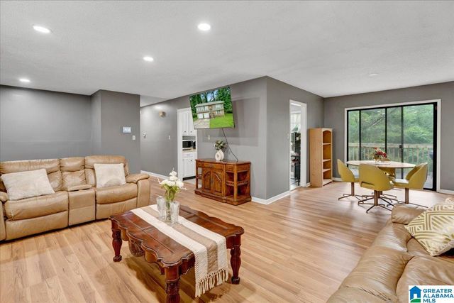 3225 ALLISON BONNETT MEMORIAL DRIVE, Hueytown, AL 35023