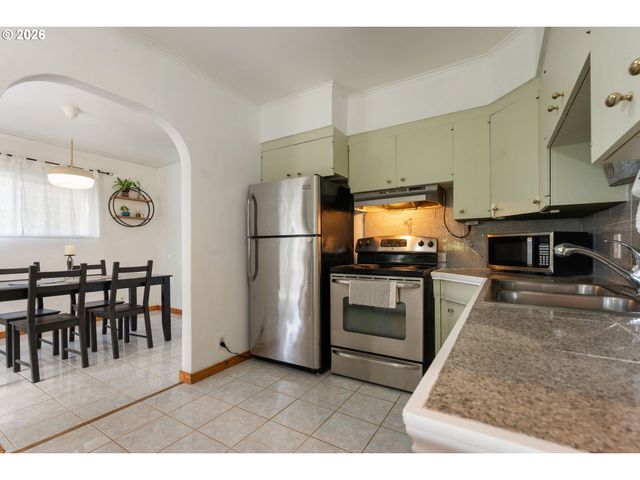 10054 Ne WEIDLER St, Portland, OR 97220
