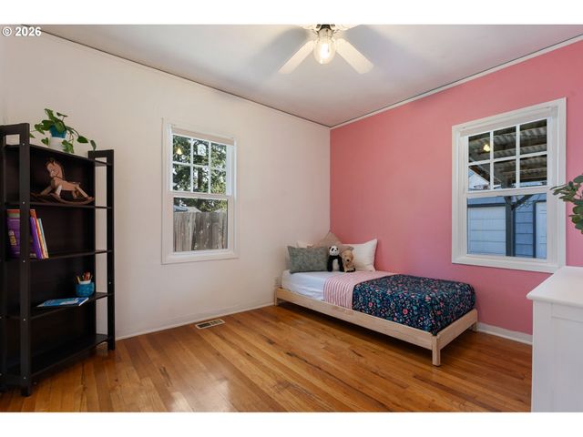 10054 Ne WEIDLER St, Portland, OR 97220