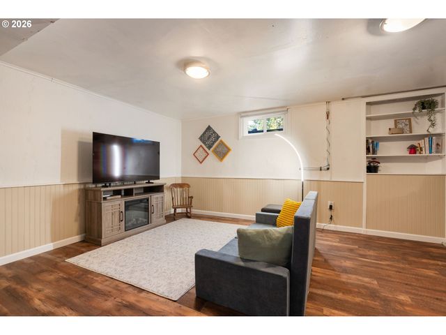 10054 Ne WEIDLER St, Portland, OR 97220