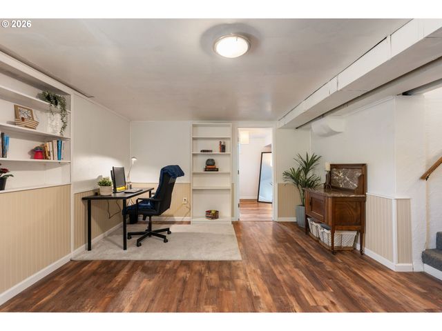 10054 Ne WEIDLER St, Portland, OR 97220