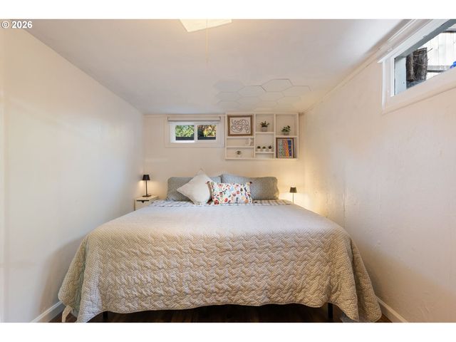 10054 Ne WEIDLER St, Portland, OR 97220