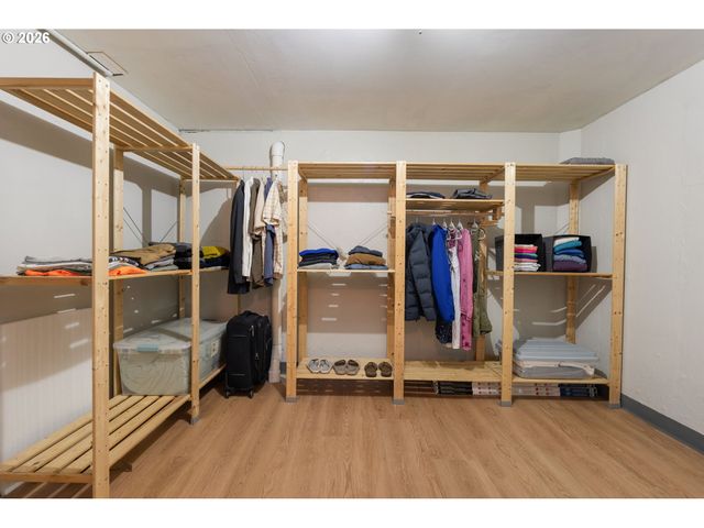10054 Ne WEIDLER St, Portland, OR 97220
