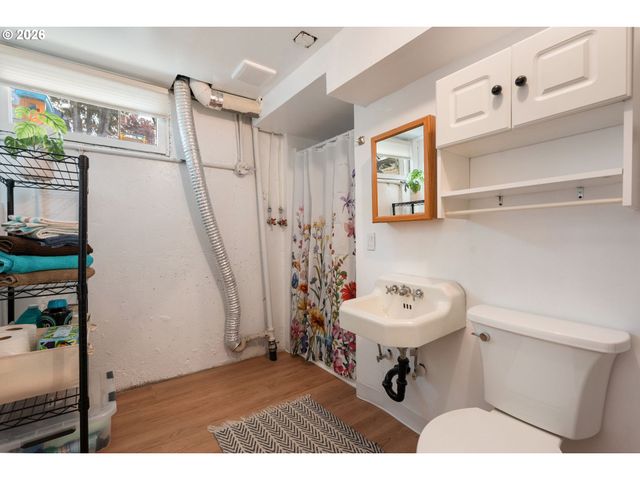 10054 Ne WEIDLER St, Portland, OR 97220