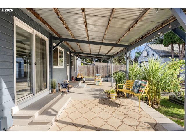 10054 Ne WEIDLER St, Portland, OR 97220