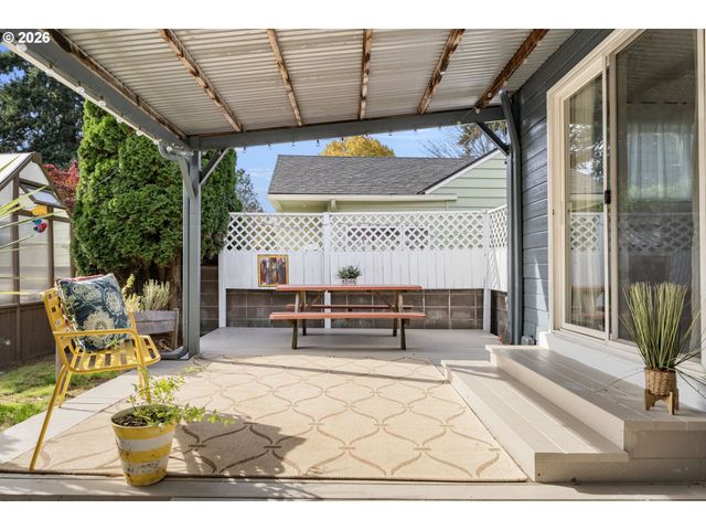 10054 Ne WEIDLER St, Portland, OR 97220