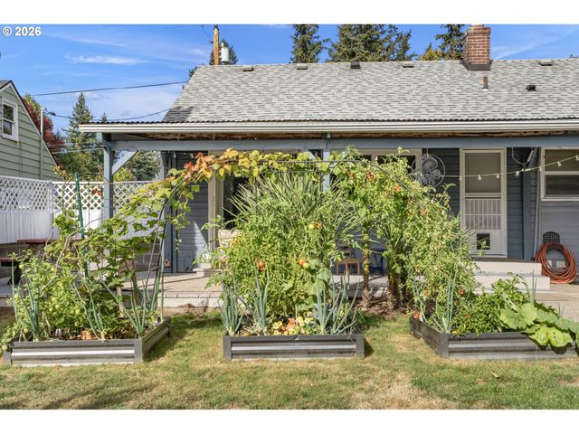 10054 Ne WEIDLER St, Portland, OR 97220