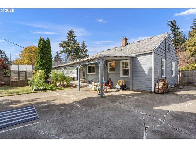 10054 Ne WEIDLER St, Portland, OR 97220