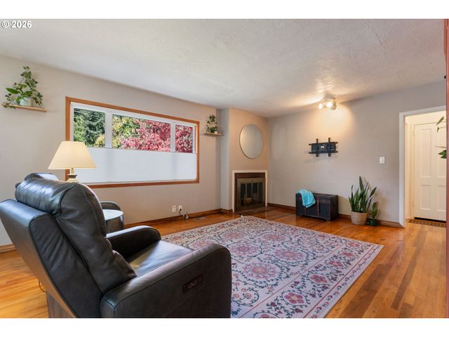 10054 Ne WEIDLER St, Portland, OR 97220