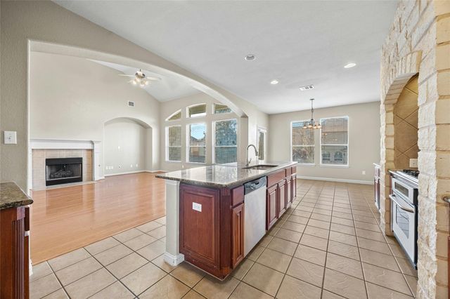 4216 Meadow Vista LN, Round Rock, TX 78665