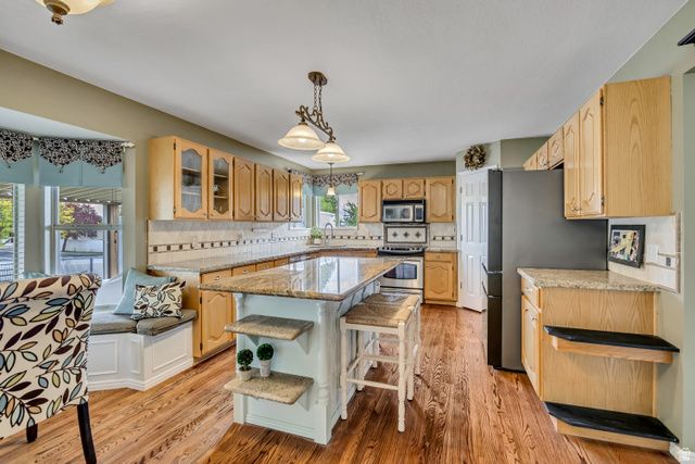 1936 W GUARD CT, West Jordan, UT 84088