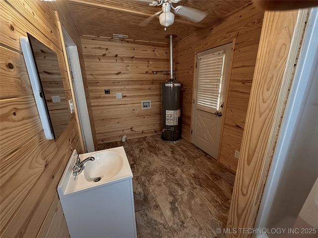 1006 NW C, Ardmore, OK 73401