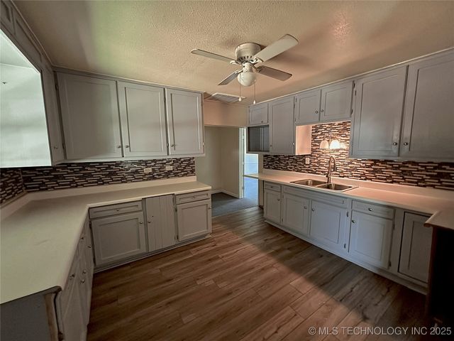 1006 NW C, Ardmore, OK 73401