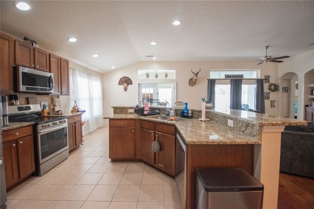 186 Majestic Oaks Drive, Brunswick, GA 31523