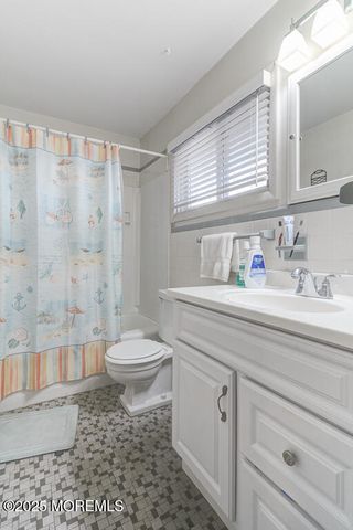10 E Street, Seaside Park, NJ 08752