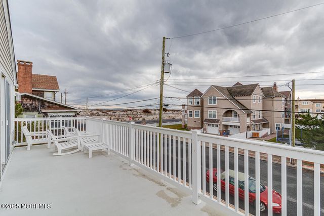 10 E Street, Seaside Park, NJ 08752