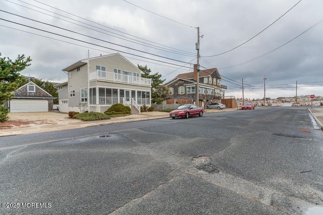 10 E Street, Seaside Park, NJ 08752