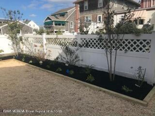 10 E Street, Seaside Park, NJ 08752