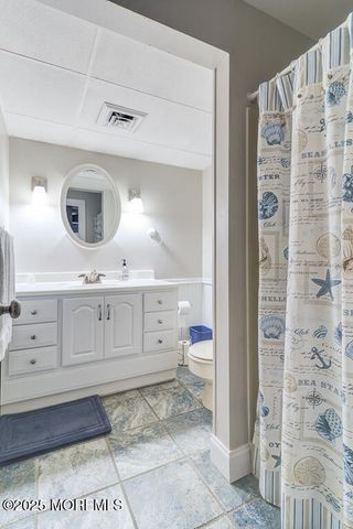 10 E Street, Seaside Park, NJ 08752