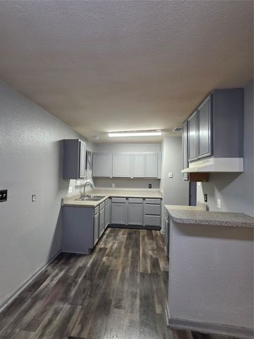 6255 Truman Drive, Fort Worth, TX 76112