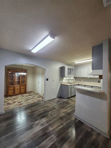6255 Truman Drive, Fort Worth, TX 76112