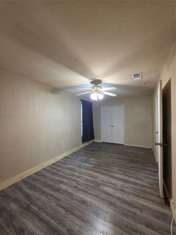 6255 Truman Drive, Fort Worth, TX 76112