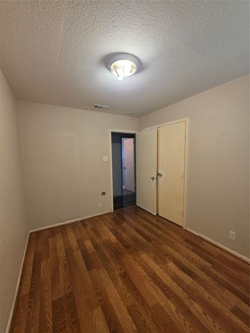 6255 Truman Drive, Fort Worth, TX 76112
