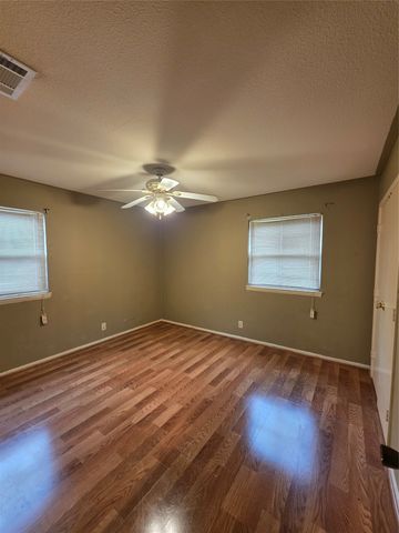 6255 Truman Drive, Fort Worth, TX 76112