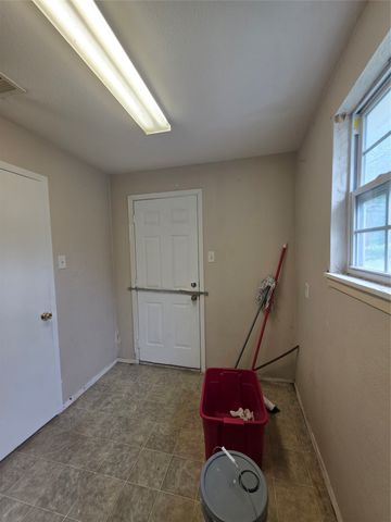 6255 Truman Drive, Fort Worth, TX 76112
