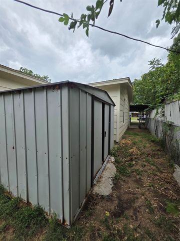 6255 Truman Drive, Fort Worth, TX 76112